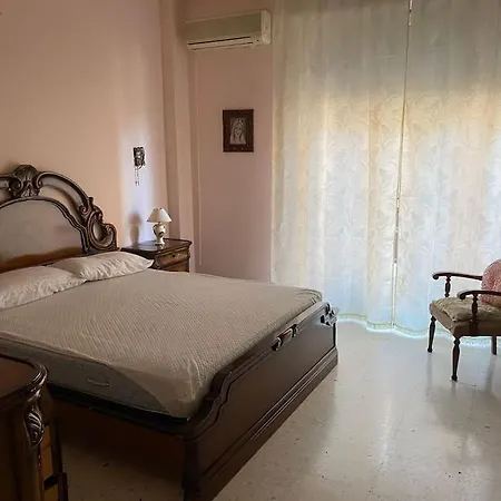 A Due Passi Dalla Stazione *