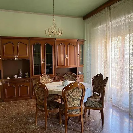 Apartment A Due Passi Dalla Stazione *