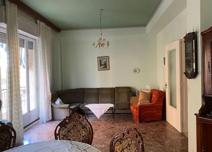 A Due Passi Dalla Stazione * 美利托迪波尔图萨尔维