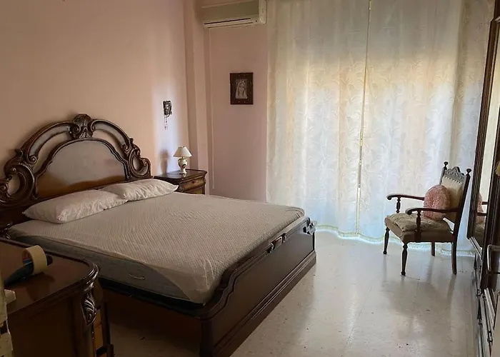 A Due Passi Dalla Stazione *